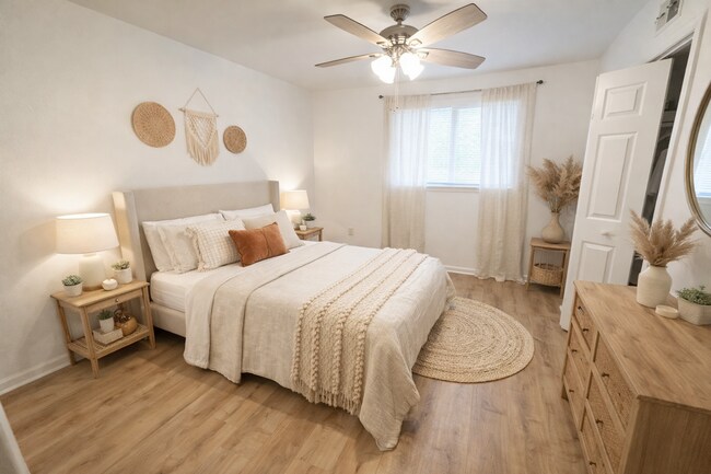 Foto del edificio - True 1 Bedroom Overlooking Doak Campbell