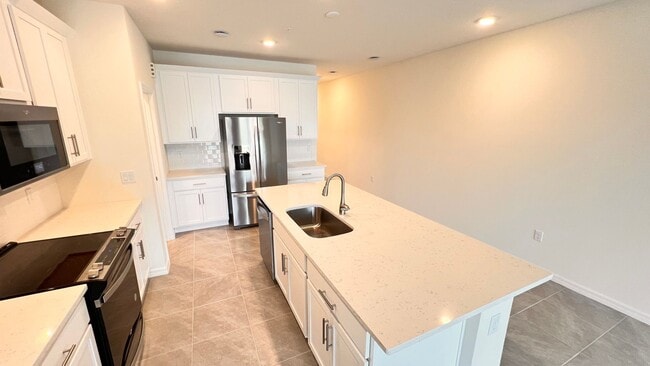 Foto del edificio - Stunning BRAND NEW 3 Bedroom / 2.5 Bath To...