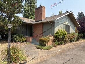 Building Photo - 125 Sawall Ave