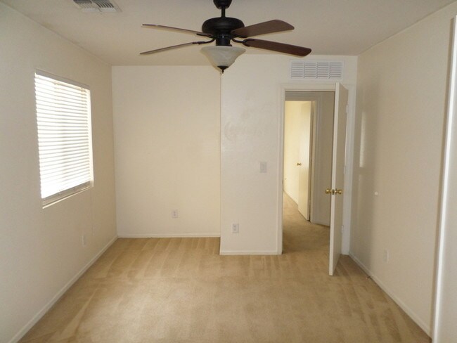 Building Photo - 2250 W Pinkley Ave