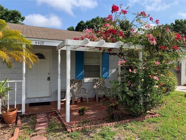 Building Photo - 4409 W Anita Blvd