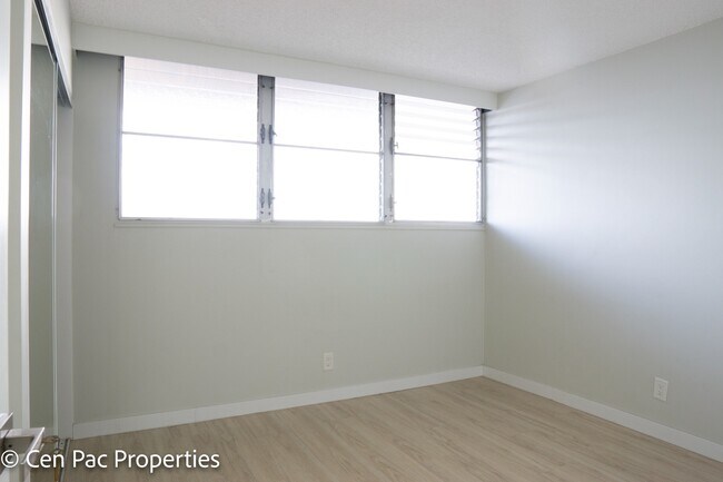 Foto del edificio - 2 Bed/2 Bath/1 Parking - Beautiful Unit with Nice View in Salt Lake!