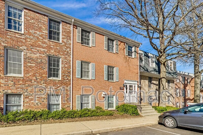 720 Quince Orchard Blvd Unit 101, Gaithersburg, MD 20878 Condo for