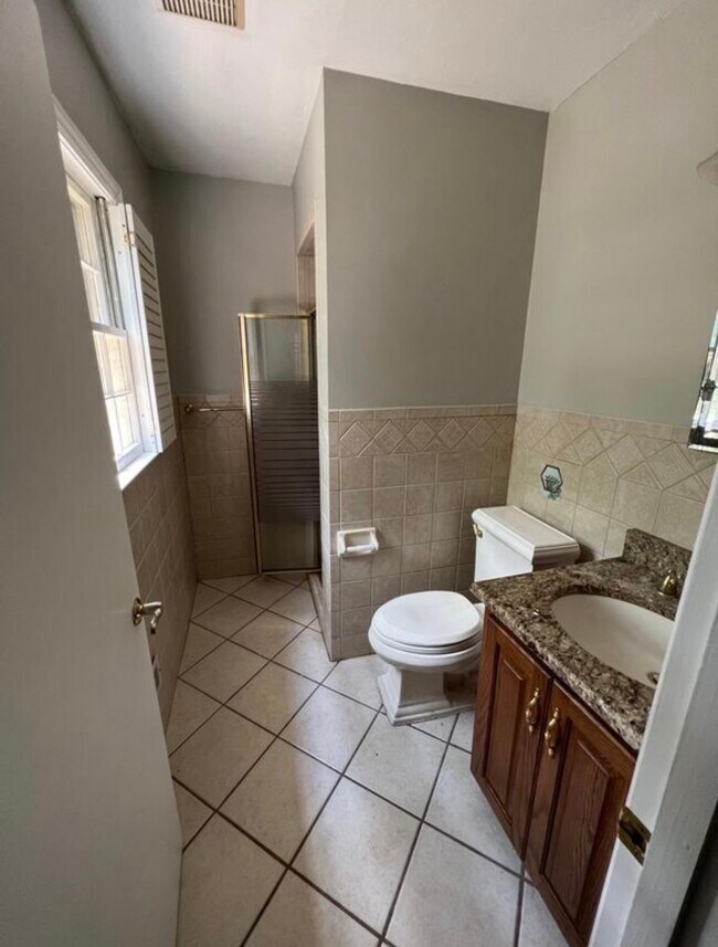 Building Photo - 14 Lynn Haven Dr