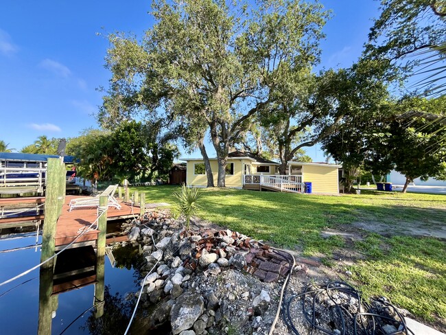 Deep Water dock for larger boats or simply good fishing - 730 SW Salerno Rd