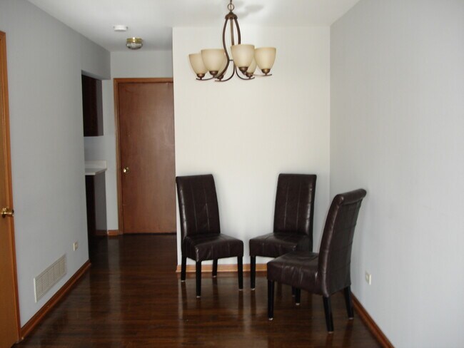 Building Photo - 7426 Maple Dr