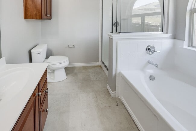 Building Photo - 6539 Lighthouse Way