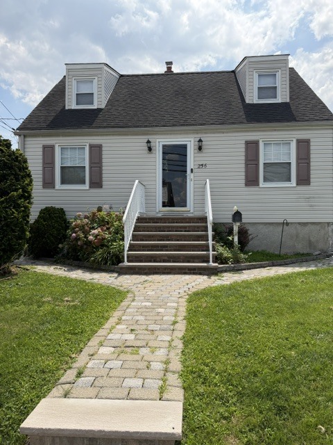 Building Photo - 256 Martha Ave