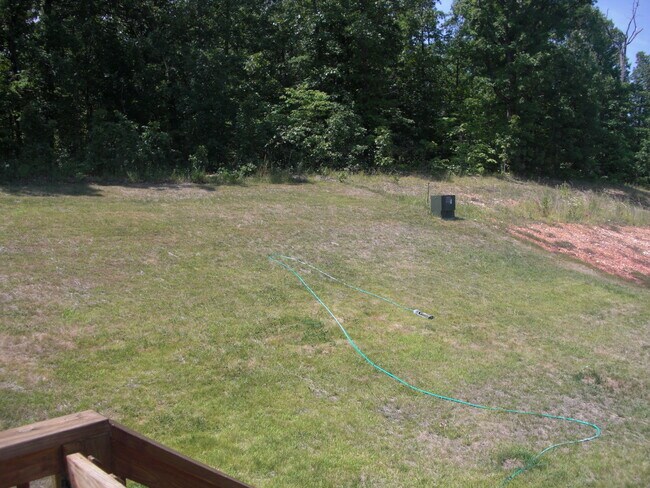 Building Photo - 121 Kale Ct