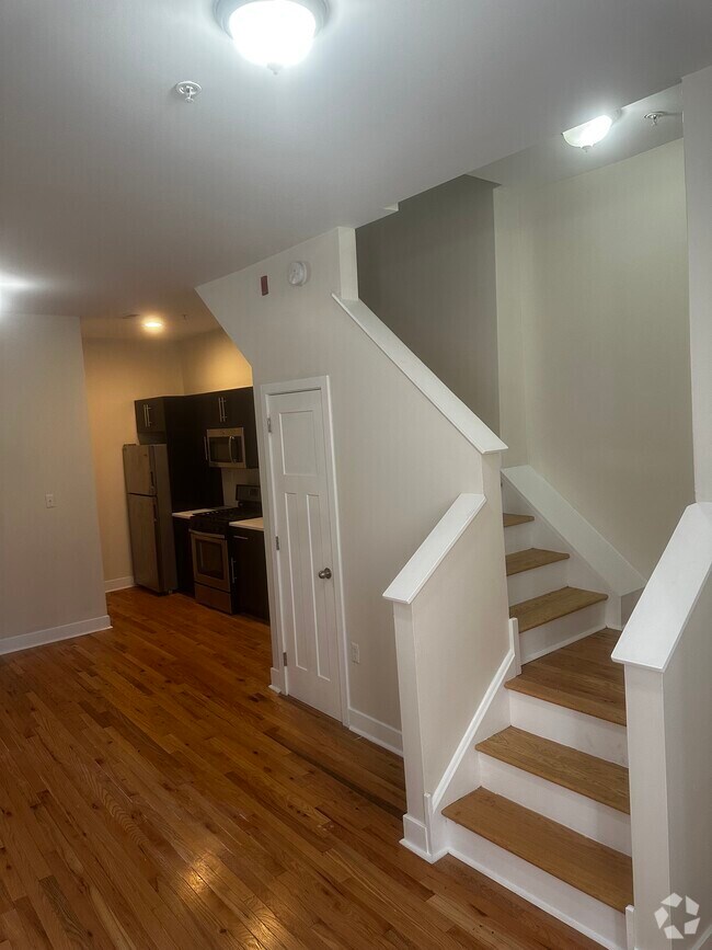 Society Hill Apartments for Rent with High Ceilings Philadelphia, PA