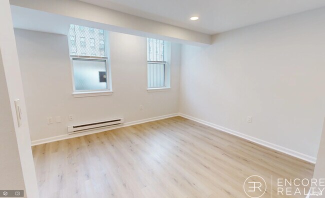 Building Photo - 28 Queensberry St