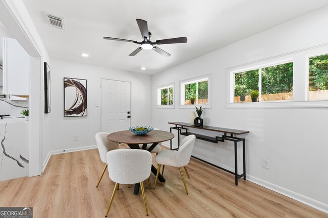 Building Photo - 2541 Santa Barbara Dr NW