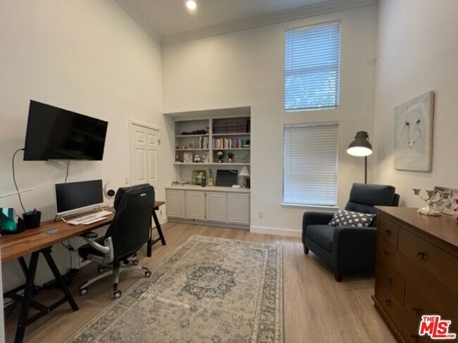 Foto del edificio - 18246 San Jose St