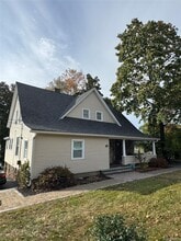 Building Photo - 47 S Middletown Rd