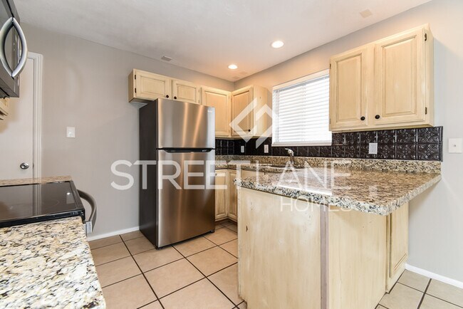 Building Photo - Charming 5 Bedroom in West Jordan!