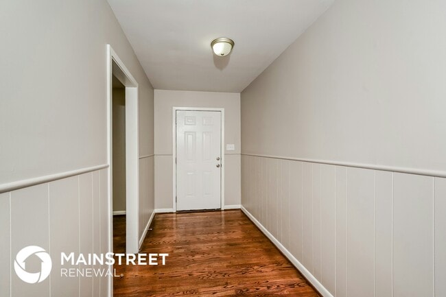 Building Photo - 830 Heflin Ave E