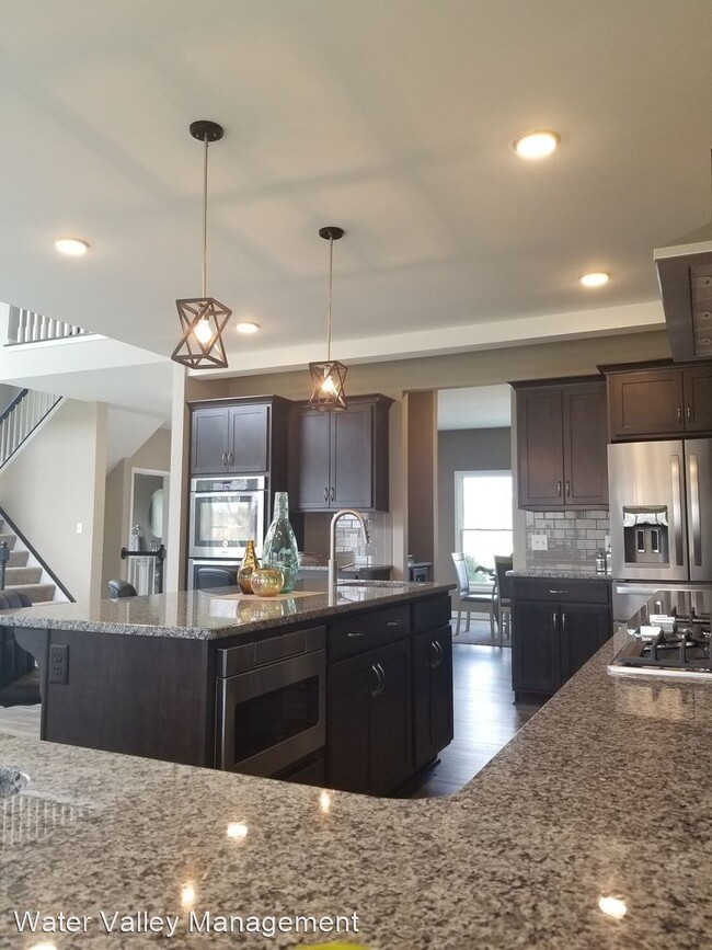 Building Photo - 4 br, 5 bath House - 9 Aaron Trail