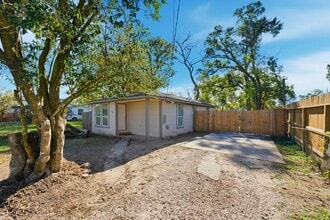 Building Photo - 1041 Dolly Wright St