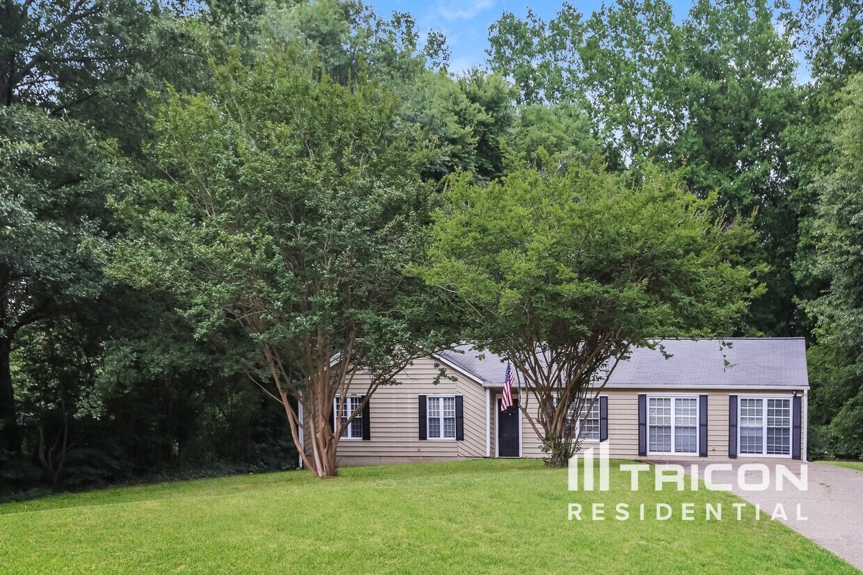 Primary Photo - 207 Regency Lane Woodstock GA