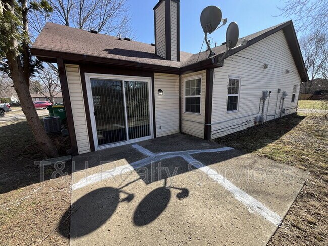 Foto del edificio - 5451 Carlton Ct