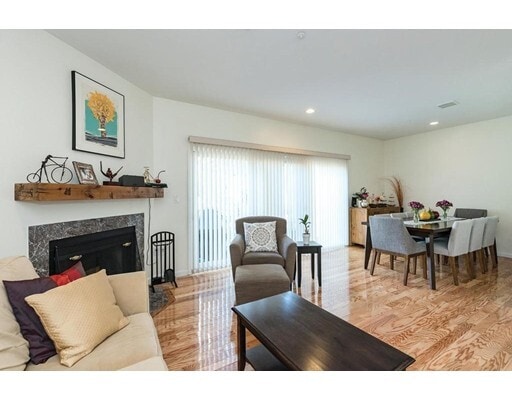 Foto del edificio - 412-416 Parker St