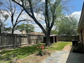 Building Photo - 7622 Bubbling Spring Ln