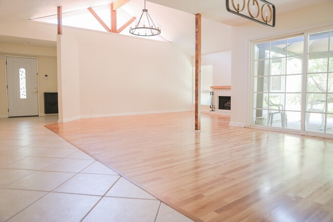 Building Photo - 23328 Alamos Ln
