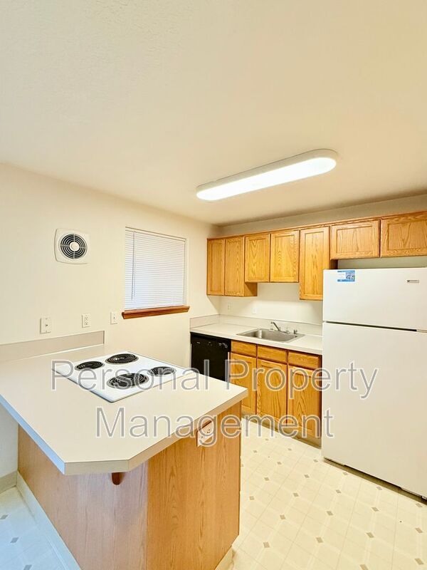 Foto del edificio - 3360 L St