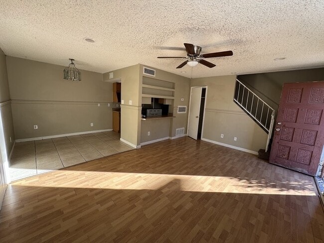 Building Photo - Remodeled Townhome in West Phoenix