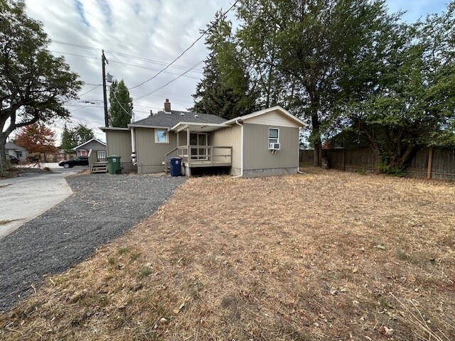 Building Photo - 715 E 37th Ave