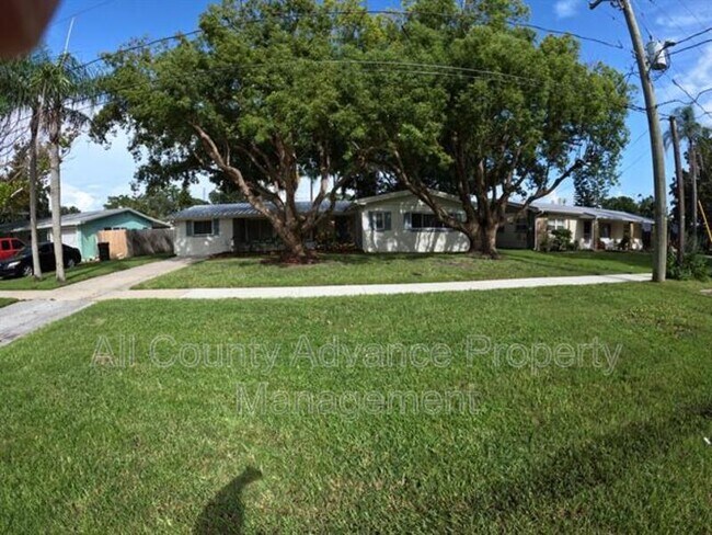 Foto del edificio - 311 Shore Dr E