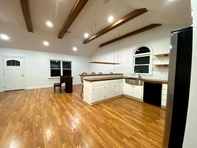 Building Photo - 1323 GA-111
