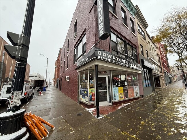 Building Photo - 25 Court St