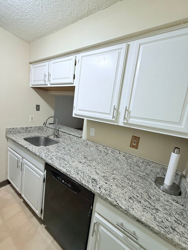 Foto del edificio - 5002 Ravens Crest Dr