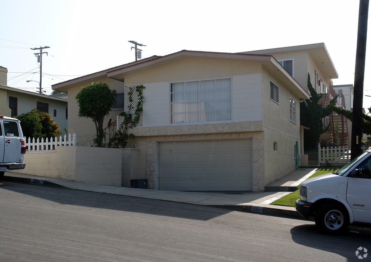 224 Arena St, El Segundo, CA 90245 Apartments in El Segundo, CA