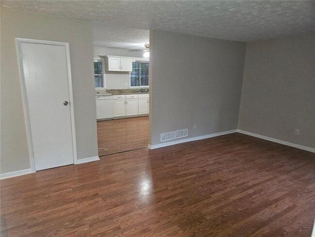 Building Photo - 10259 Foxfire Terrace