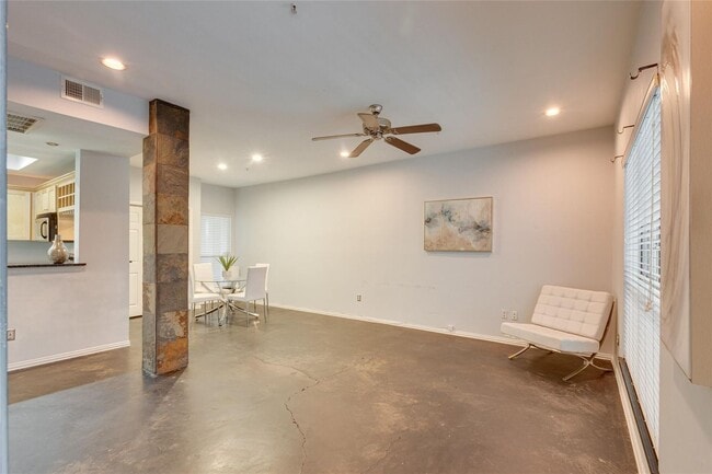 Building Photo - Newly Renovated One Bedroom in the Desired Oak Lawn Neighborhood.