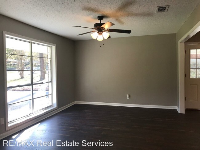 Building Photo - 4 br, 2 bath House - 145 Platt Drive