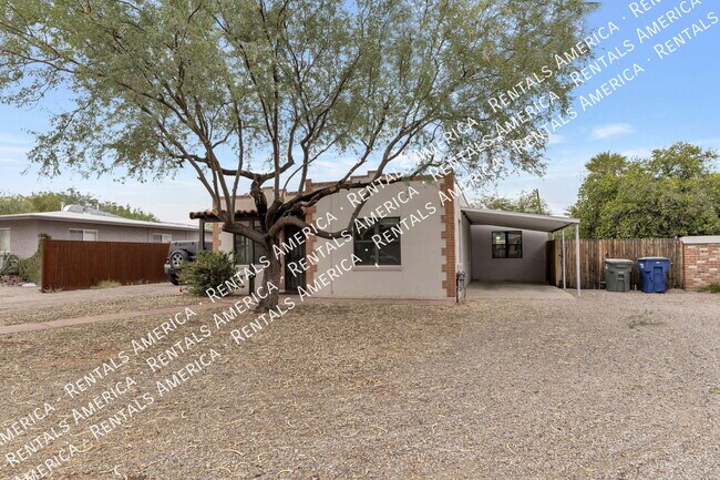 Foto del edificio - 4841 E 3rd St