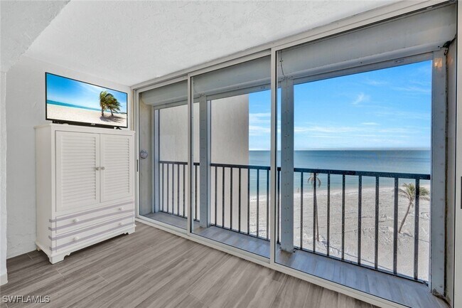 Foto del edificio - 25820 Hickory Blvd
