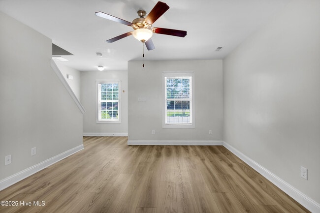 Foto del edificio - 110 Meadow Way