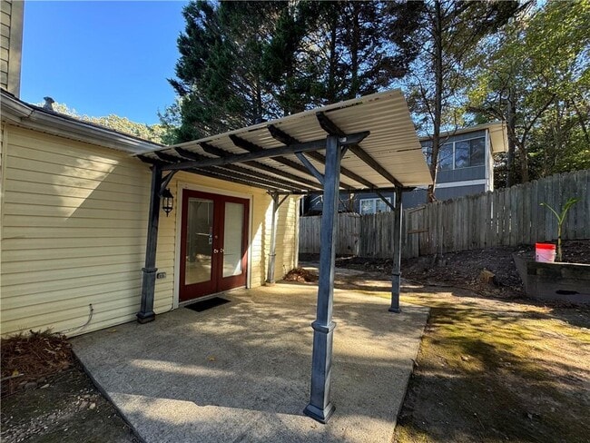 Building Photo - 2630 Garland Way