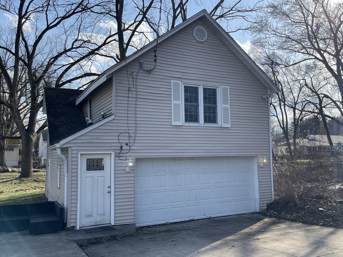 Primary Photo - 215 Chestnut St
