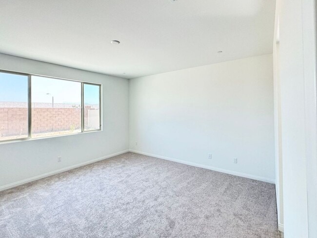 Building Photo - 12783 Mendocino Ridge Dr
