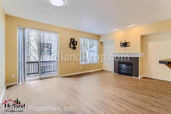 Building Photo - 2 br, 2.5 bath House - 2311 NE Redelfs Way
