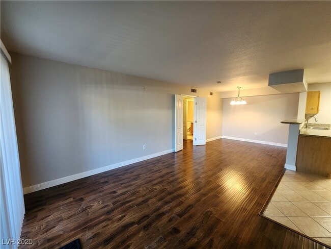 Foto del edificio - 5055 W Hacienda Ave