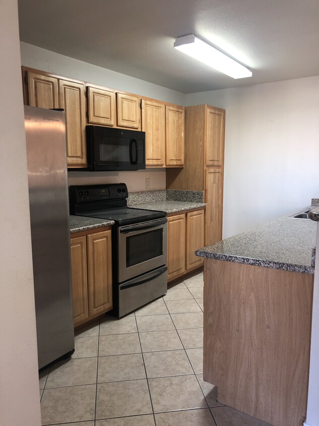 Primary Photo - 5055 W Hacienda Ave