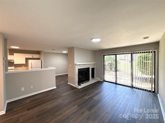 Building Photo - 3621 Willow Point Dr