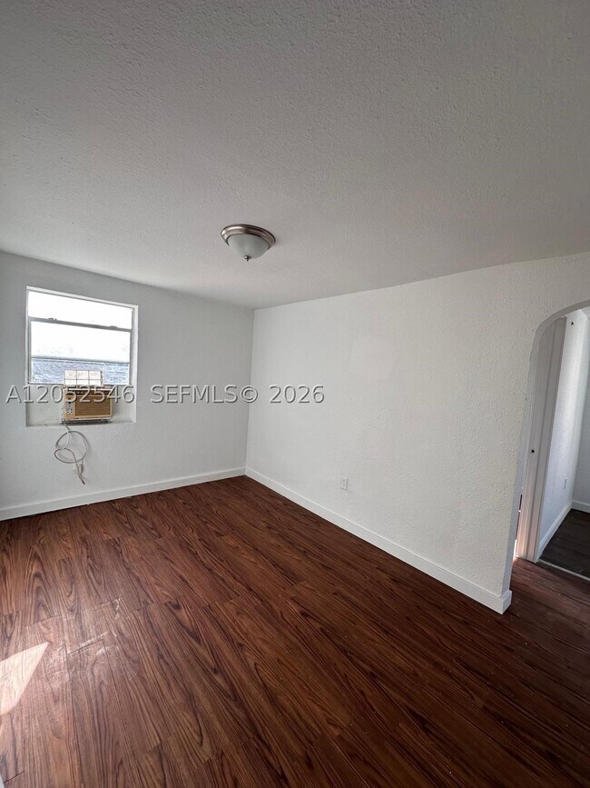 Foto del edificio - 3660 NW 20th St
