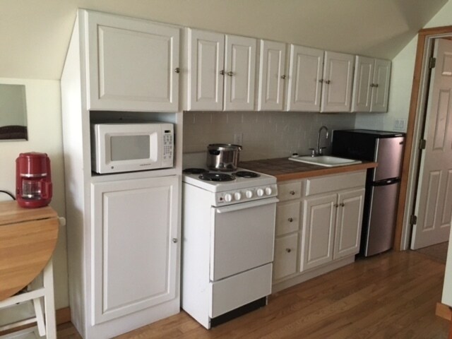 Foto del edificio - $975 - 1 Bedroom 1 Bathroom Furnished Apartment in Cullowhee, Very Close to WCU
